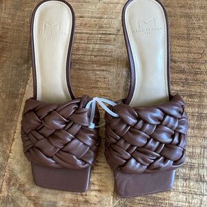 NEW | Marc Fisher Draya Braided Mule‎ Kitten Heel Sandal Brown 5.5 - runs small